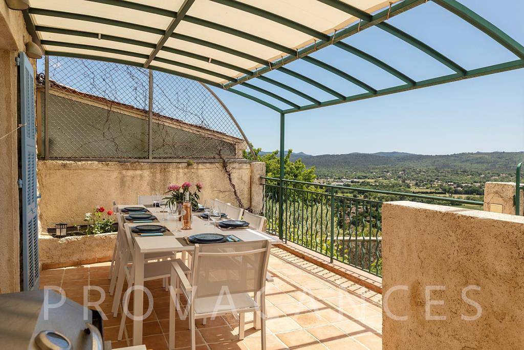 Townhouse with large pool and view in Callian in Callian, Region de Draguignan