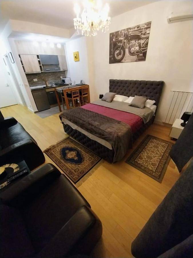 Ferienwohnung für 2 Personen, mit Terrasse in Belgrad