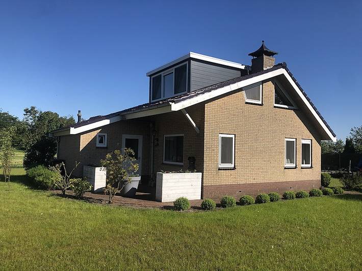 Bungalow voor 5 personen, met terras en balkon/terras in Friesland