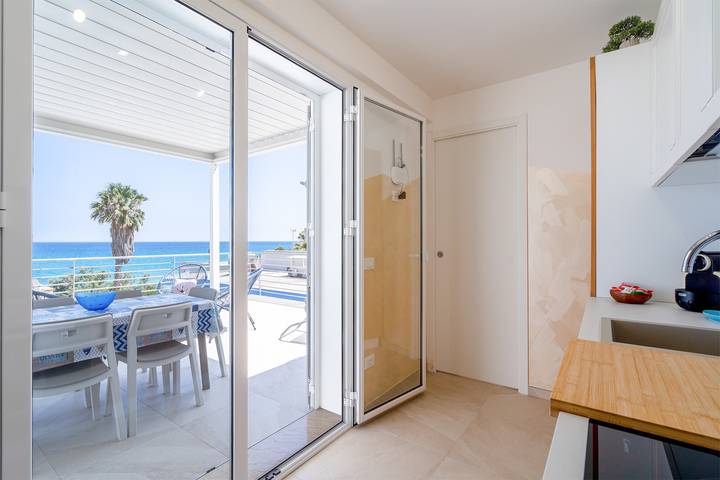 Ganze Wohnung, Ferienwohnung "Greta Vista Mare" mit Meerblick, privater Terrasse und Wlan in Lido di Noto, Noto und Umgebung