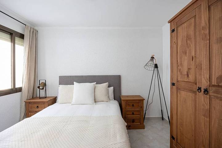 Appartement entier, Experience the charm of our lovely and intimate 3-bedroom home. in Cornellà de Llobregat, Baix Llobregat