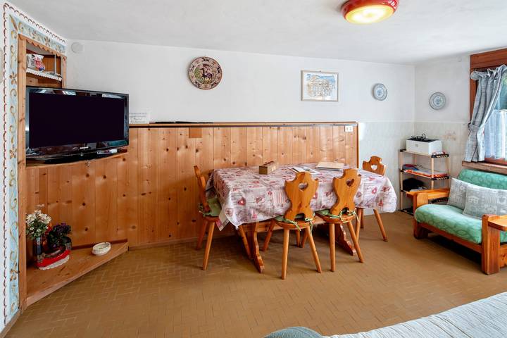 Appartamento intero, Appartamento 'Fochet' con vista sulle montagne, giardino in comune e Wi-Fi in Falcade, Dolomiti Superski