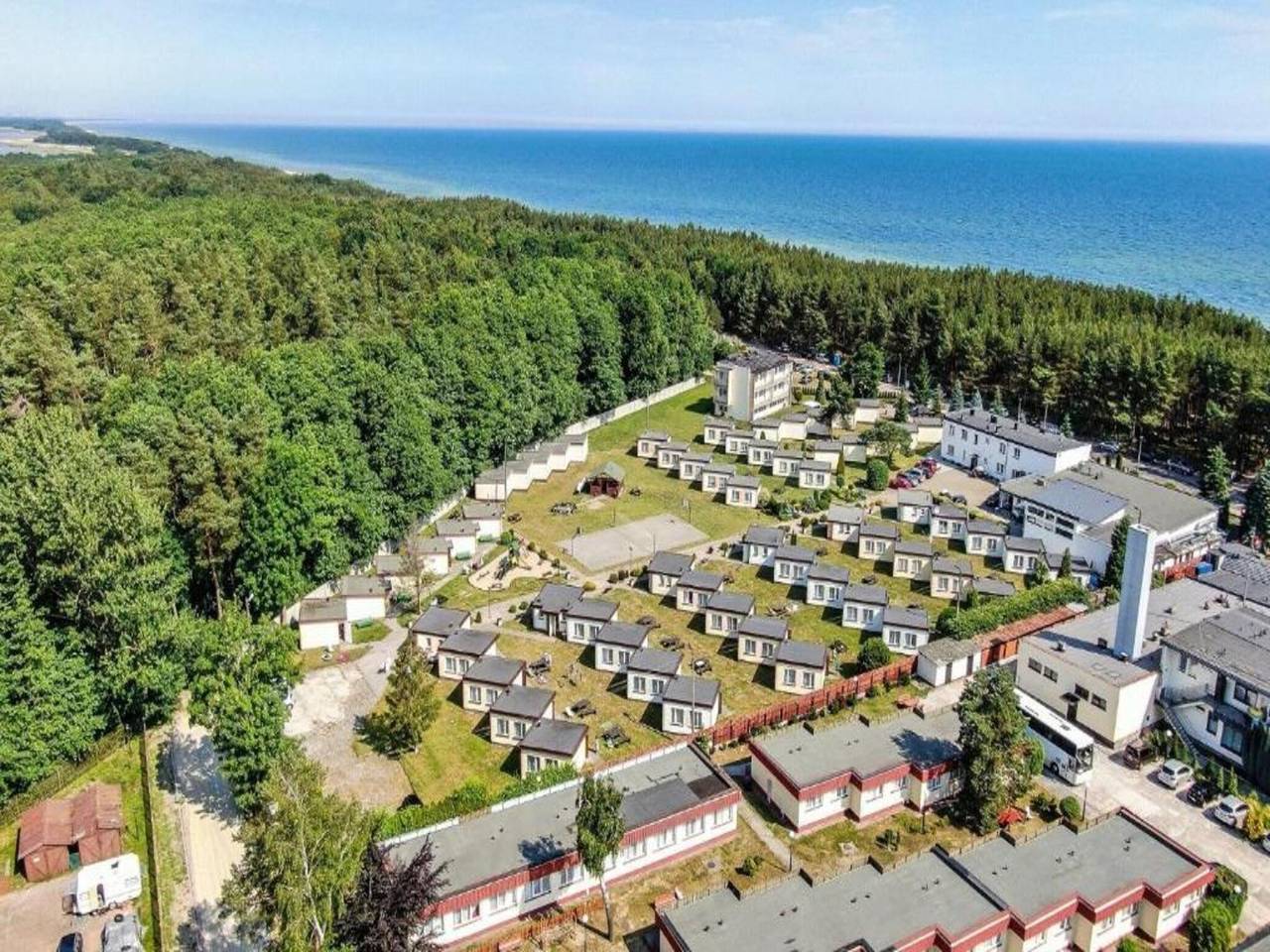 Ferienhäuser in unmittelbarer Strandnähe in Granica Łazy, Powiat Koszaliński