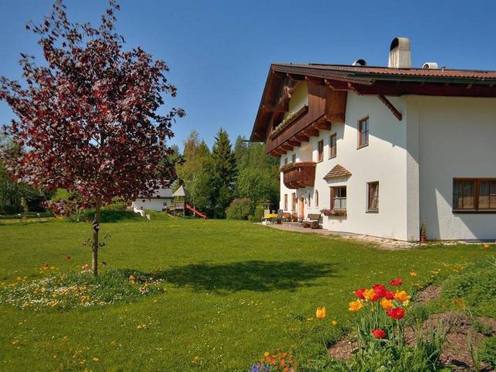 Ferienwohnung für 2 Personen, mit Balkon und Terrasse sowie Garten in Leutasch
