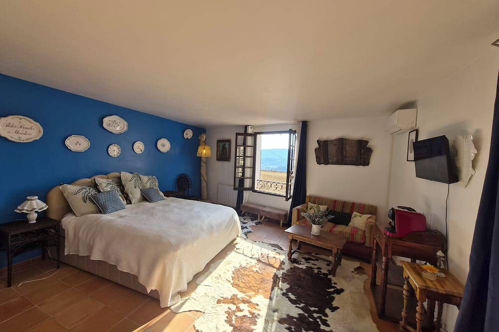 Entire apartment, Suite intimiste en pierre avec terrasse – Verdon in Moustiers-Sainte-Marie, Verdon Regional Natural Park