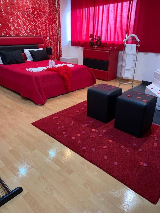 Station pour 2 personnes, avec piscine ainsi que jardin et terrasse, animaux acceptés à Penafiel - 4