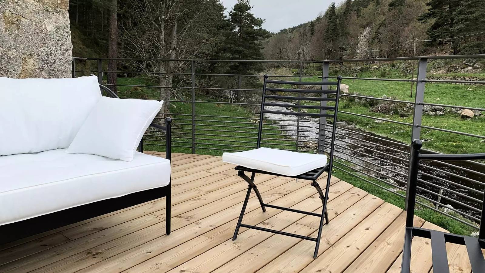 Casa rural de Francia 8 personas in Peyre-en-Aubrac, Región de Mende