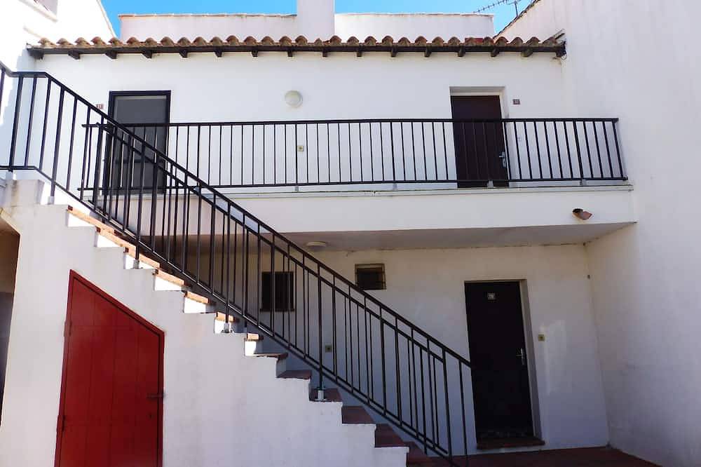 Appartement entier, --- Beautiful fully equipped apartment --- in Saintes-Maries-de-la-Mer, Région d'Arles