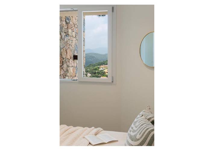Ferienwohnung für 6 Personen, mit Terrasse und Garten sowie Pool und Ausblick
