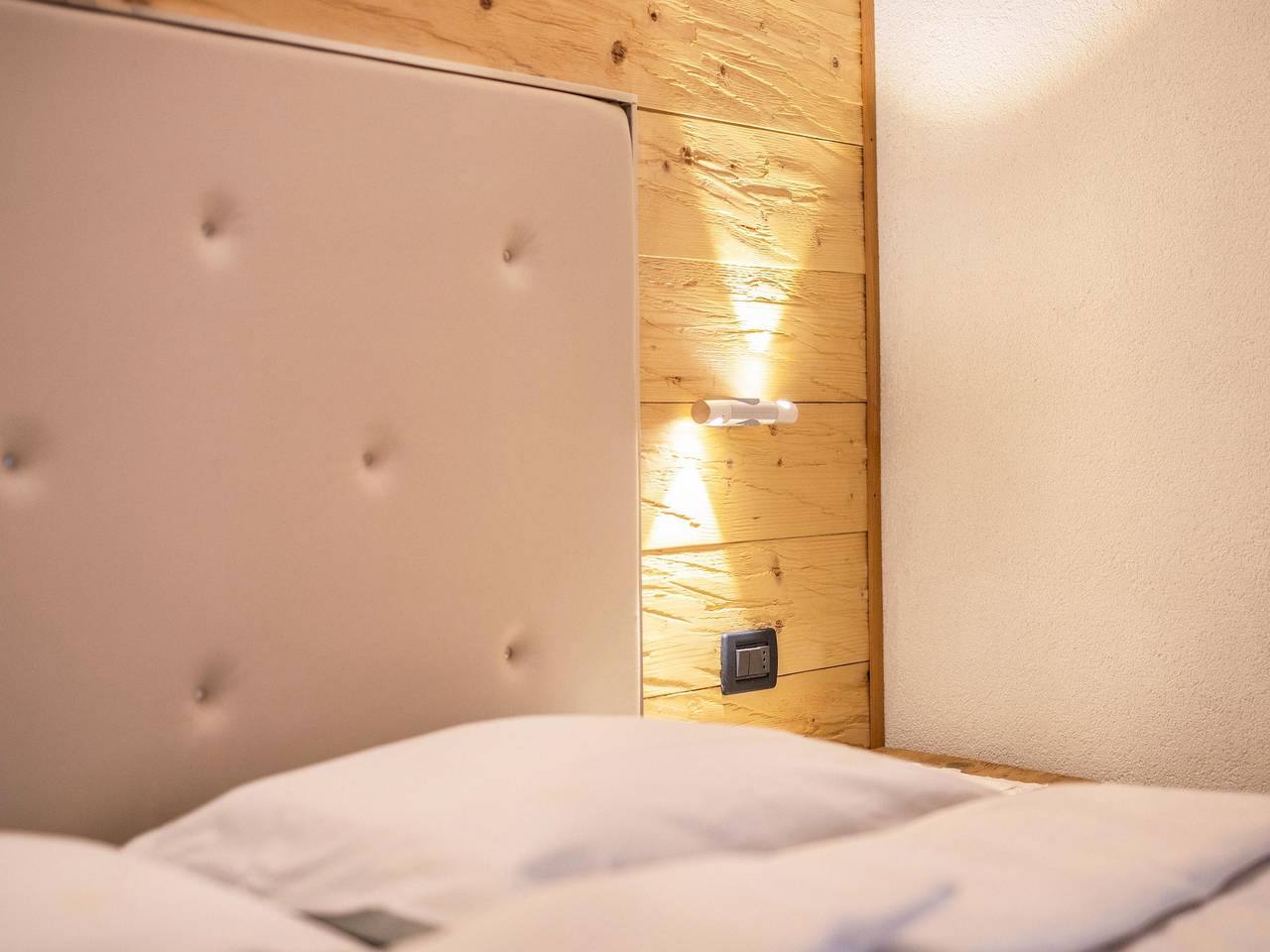 Entire apartment, Apartment "Chalet Osmar 1" with Mountain View, Wi-Fi, Garden & Terrace in Campitello di Fassa, Dolomiti Superski