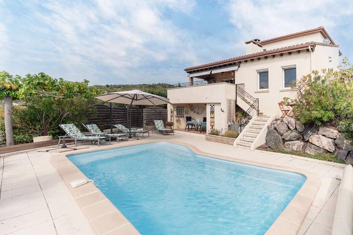 Gîte pour 6 personnes, avec Piscine à Caunes-Minervois
