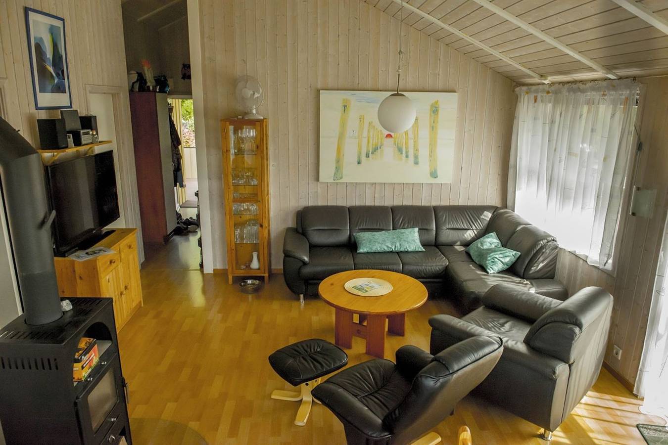 Gemütlich eingerichtetes Ferienhaus im Ferienpark Seeland mit Wasserzugang in Otterndorf, Cuxland