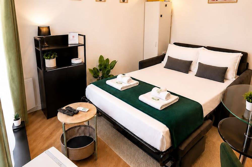 Apartamento entero, Spacious, Cozy, and Elegant Studio - Near Paris in Colombes, Altos del Sena