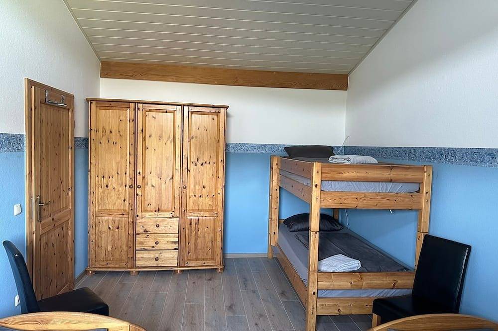 Großes Ferienhaus mit Sonnenterasse, guterzogene Haustiere willkommen in Adenau, Osteifel