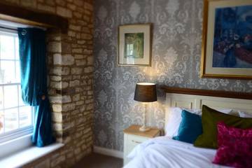 Log Cabin for 7 People in Burford, The Cotswolds, Photo 1