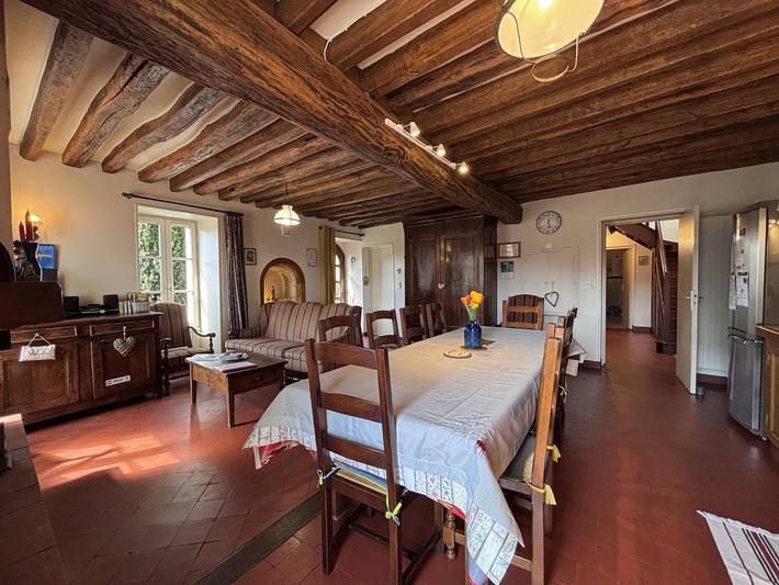 Gîte pour 10 personnes, avec Terrasse ainsi que Jardin et Piscine