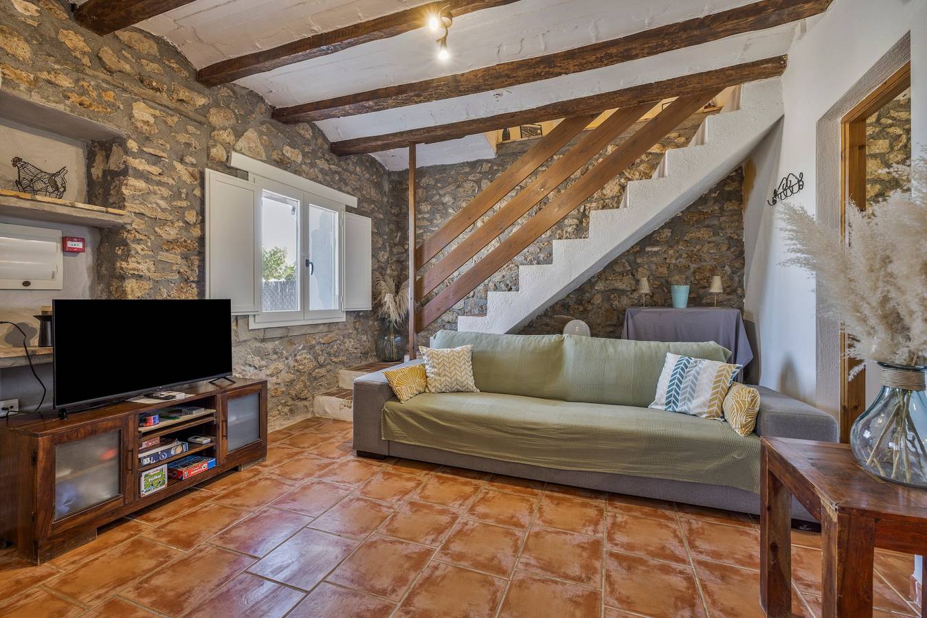 Country House 'Masia Llambrich Bomba' with Shared Pool, Wi-Fi and Air Conditioning in Deltebre, Delta de l'Ebre