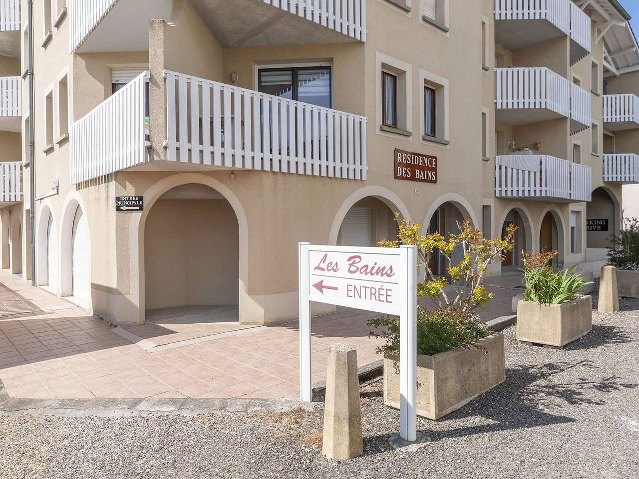 Appartement entier, T2 lumineux avec balcon, Wifi, Parking, Animaux Ok in Cazaubon, Gers