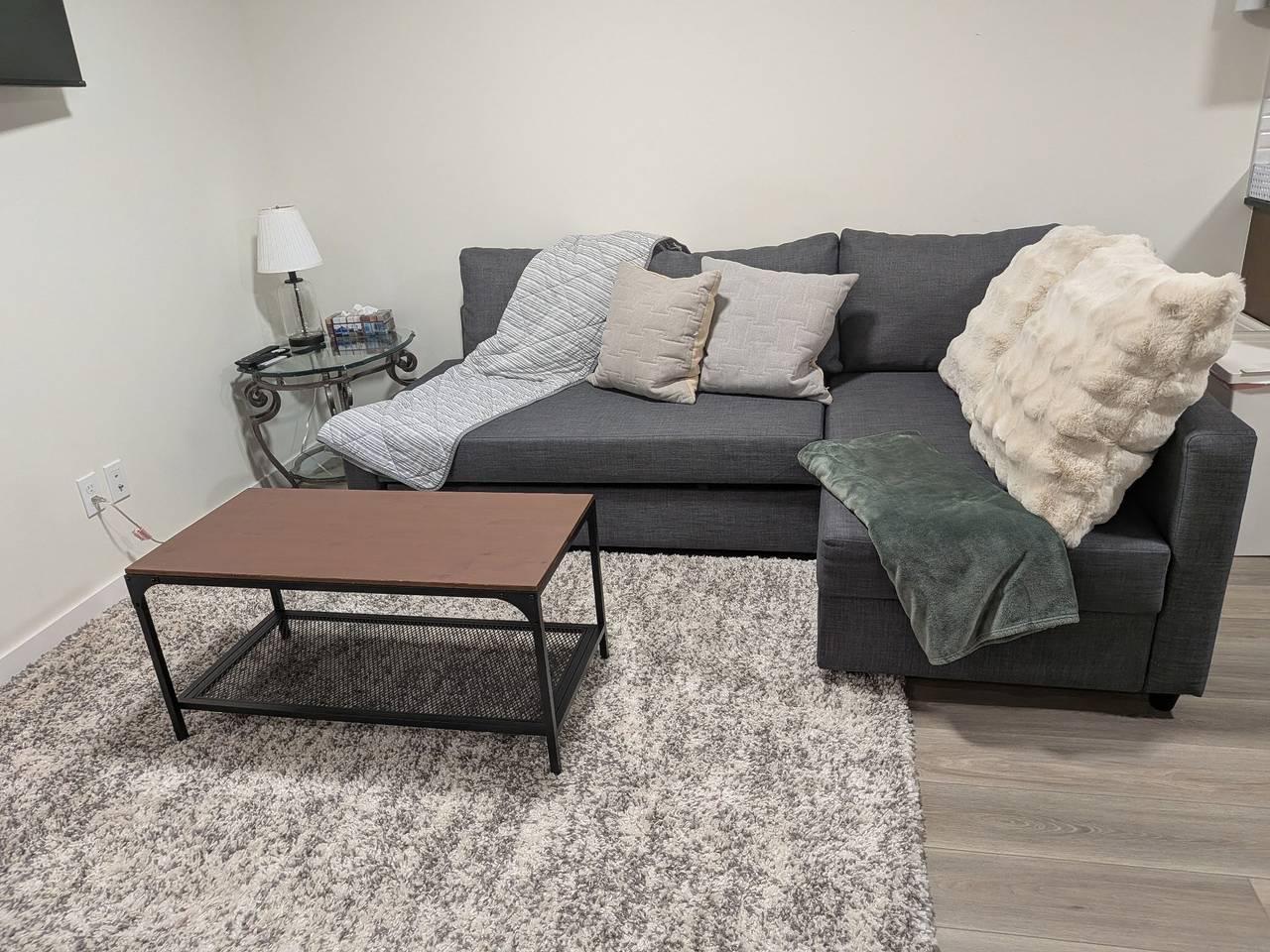 Gästesuite mit 2 Schlafzimmern in Sw in Calgary, Kanadische Rocky Mountains