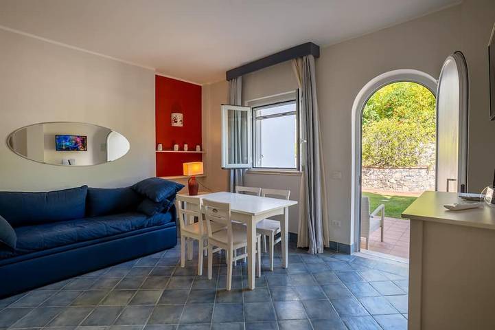 Apartamento entero, Mirto   Apartment located inside the Residence le Ruve Bianche with swimming pool and private beach in Vibonati, Cilento Coast