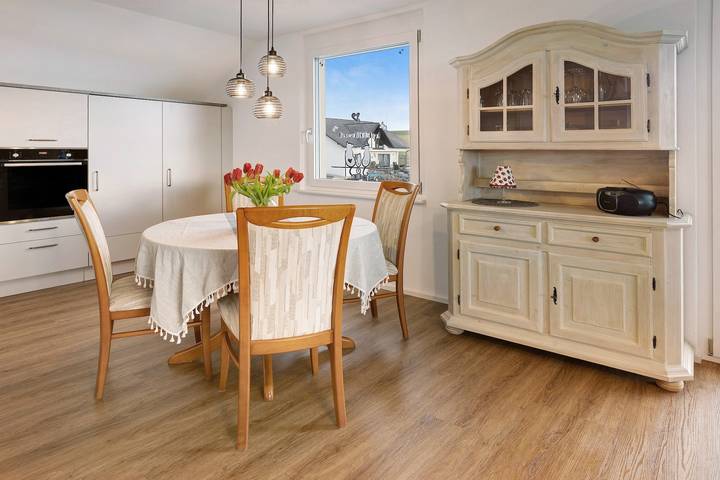 Ganze Wohnung, Gemütliche Ferienwohnung "Kleine Auszeit" mit WLAN und Gemeinschaftsgarten in Albbruck, Südschwarzwald
