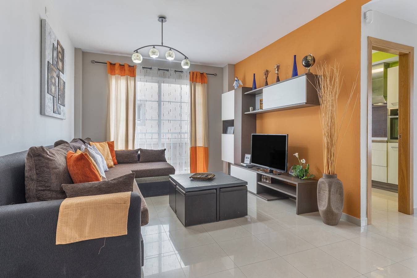 Apartamento entero, Apartamento vacacional 'Casa Nurita y El Cho' con vistas al mar, Wi-Fi y aire acondicionado in Playa de Gran Tarajal, Gran Tarajal