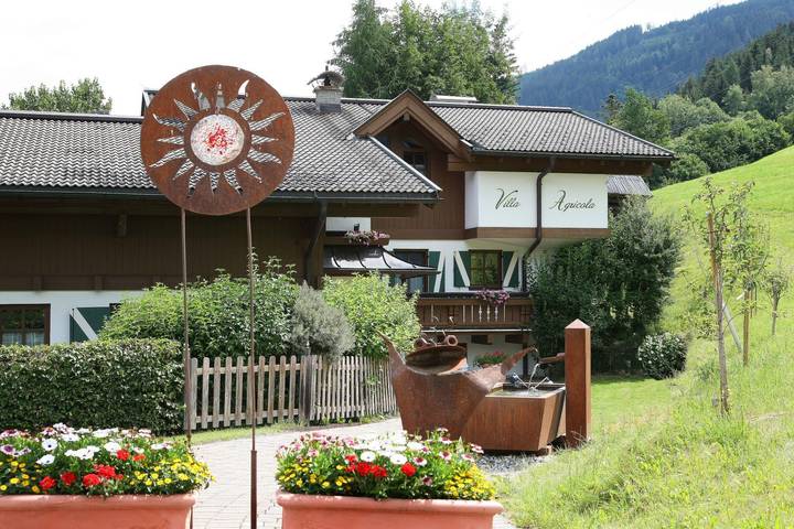 Pension pour 3 personnes, avec Balcon ainsi que Jardin et Piscine à Kaprun