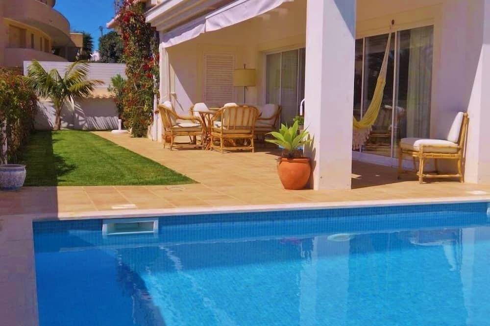 Ganze Wohnung, Appartement am Meer mit eigenem Pool, Grill und Meerblick in São Sebastião, Lagos