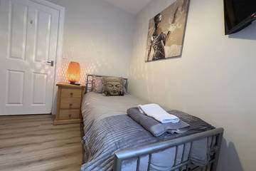 Holiday Rental for 5 People in Weston-Super-Mare, North Somerset, Photo 2