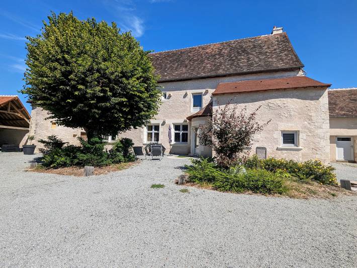 Gîte pour 6 personnes, avec terrasse dans Douadic