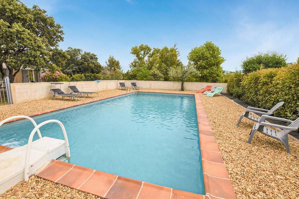 Stunning home in Mazan in Mazan, Parc naturel régional du Mont-Ventoux