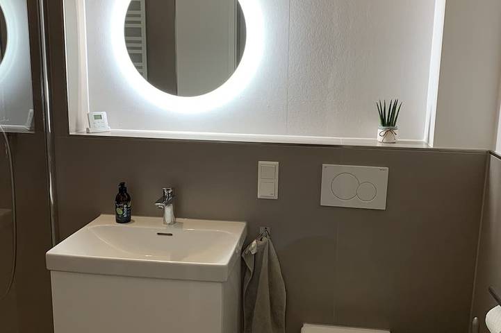 Ganze Wohnung, Ruhiges Apartment am Waldrand für zwei in Stephanshausen, Geisenheim