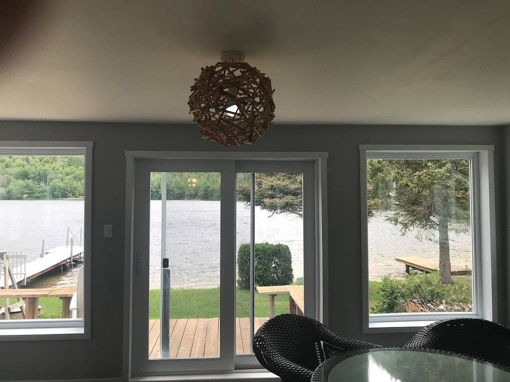 Chalet am Wasser in einem schönen Dorf in Mont Édouard