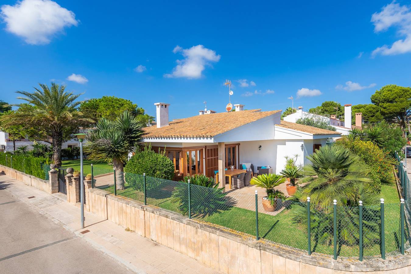Chalé "Casa Margarita" com jardim e perto da praia in Playa de Muro, Muro (Espanha)