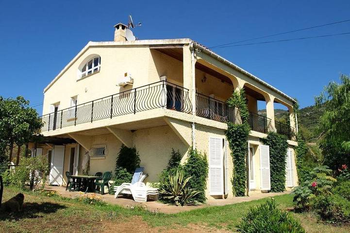 Village vacances pour 6 personnes, avec jardin en Corse