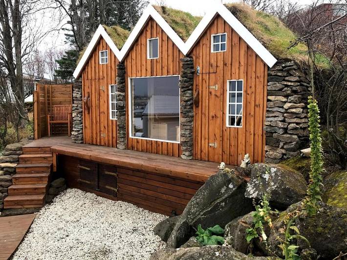 Villa for 6 people, with Balcony and Hot tub as well as Terrace and Yard in Iceland