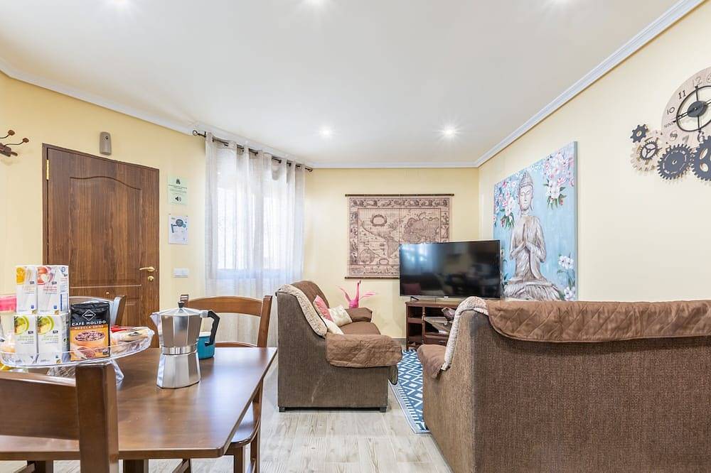 Entire apartment, Deluxe Apartment 2 Rooms La Peñota in Cercedilla, Puerto de Navacerrada