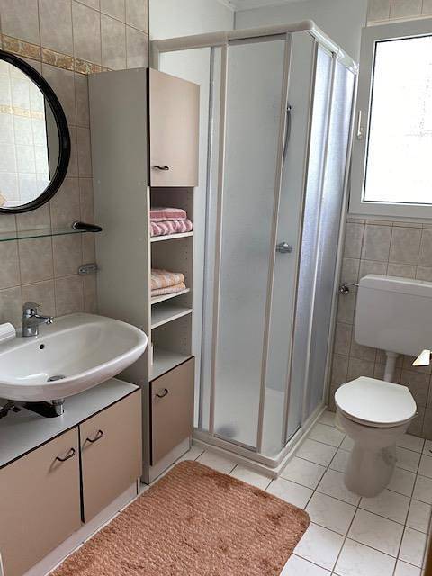 Ganze Ferienwohnung, 2-Bett-Ferienwohnung Dusche/Wc -unten- in Bad Bertrich, Cochem-Zell