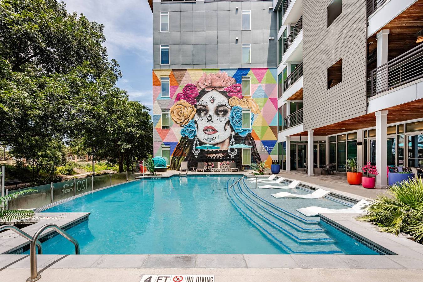 Apartamento entero, Riverwalk Oasis: piscina, estacionamiento gratuito y vistas in San Antonio, Condado de Bexar