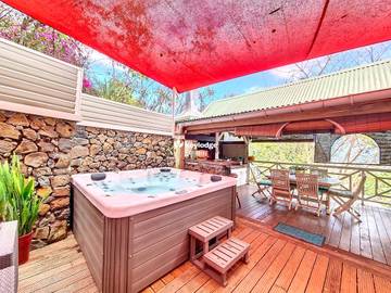 Villa pour 4 personnes, avec terrasse et jacuzzi sur l' Île de la Réunion