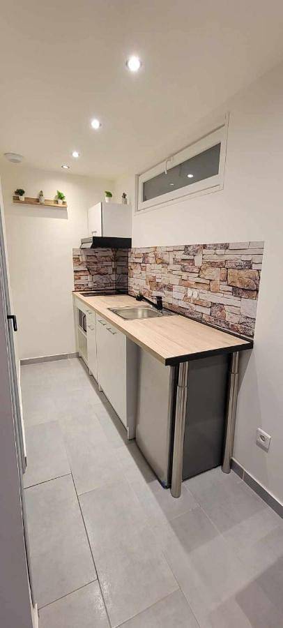 Gîte pour 2 personnes, avec jardin à Saint-Hilaire-du-Rosier - 2