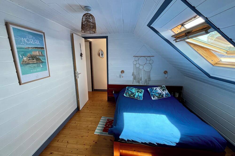 Charmante maisonnette à 200 m de la plage in Le Dossen, Santec