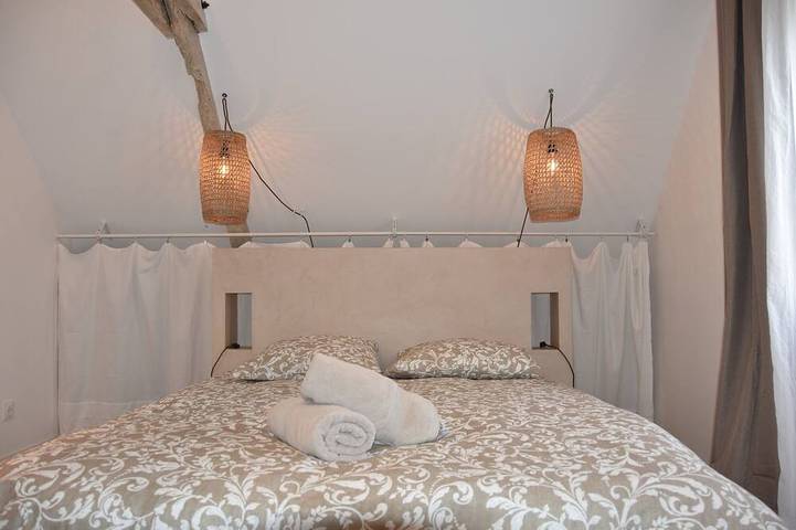 Location de vacances pour 4 personnes, avec jardin et terrasse à Salles-Courbatiès - 2