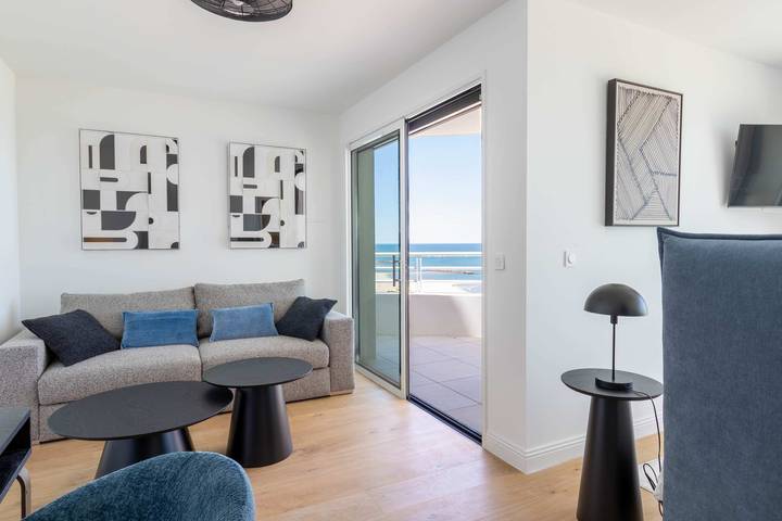 Gîte pour 12 personnes, avec balcon/terrasse et jacuzzi, adapté aux familles dans Casino de Valras Plage - 2