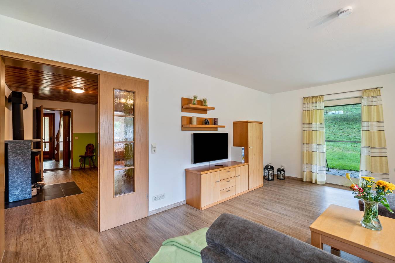 Ganze Wohnung, Ferienwohnung Frühlingsduft" mit privater Terrasse, Gemeinschaftsgarten und Wi-Fi in Winden im Elztal, Südschwarzwald