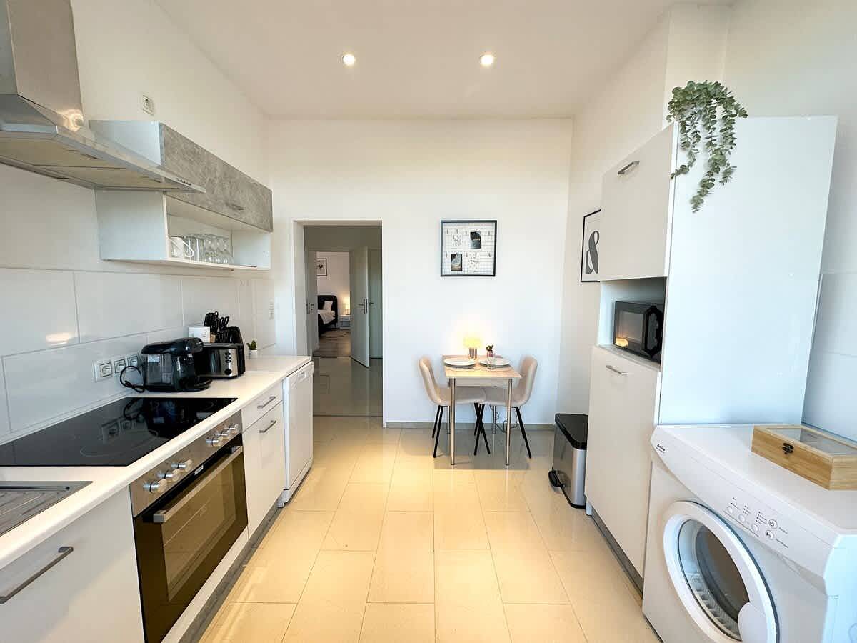 Ganze Wohnung, Ferienwohnung für 5 Personen mit Balkon/Terrasse in Lehe (Bremerhaven), Bremerhaven