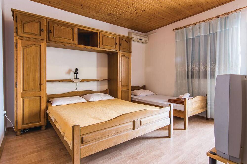 Ganze Wohnung, Wunderschöne 4-Zimmer-Wohnung in Starigrad in Starigrad Paklenica, Starigrad