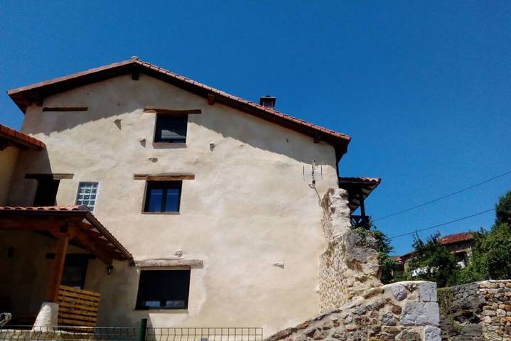 Entire apartment, Holiday apartment for 2 people with balcony/terrace in Soba, Cordillera Cantábrica