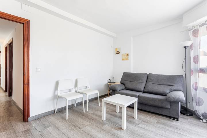 Ganze Wohnung, Ferienhaus „5 Minuten vom Zentrum Valencias“ mit Balkon, Wlan und Klimaanlage in Benetússer, Costa de Valencia