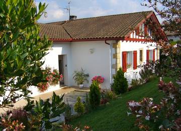 Chambre d’hôte pour 2 personnes, avec jardin à Çaro